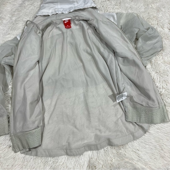 Women’s Nike Tech liberty windrunner 886268-100 jacket XS - Picture 11 of 16